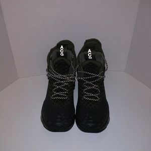 mens 9.5 Acg Nike Zoom boots